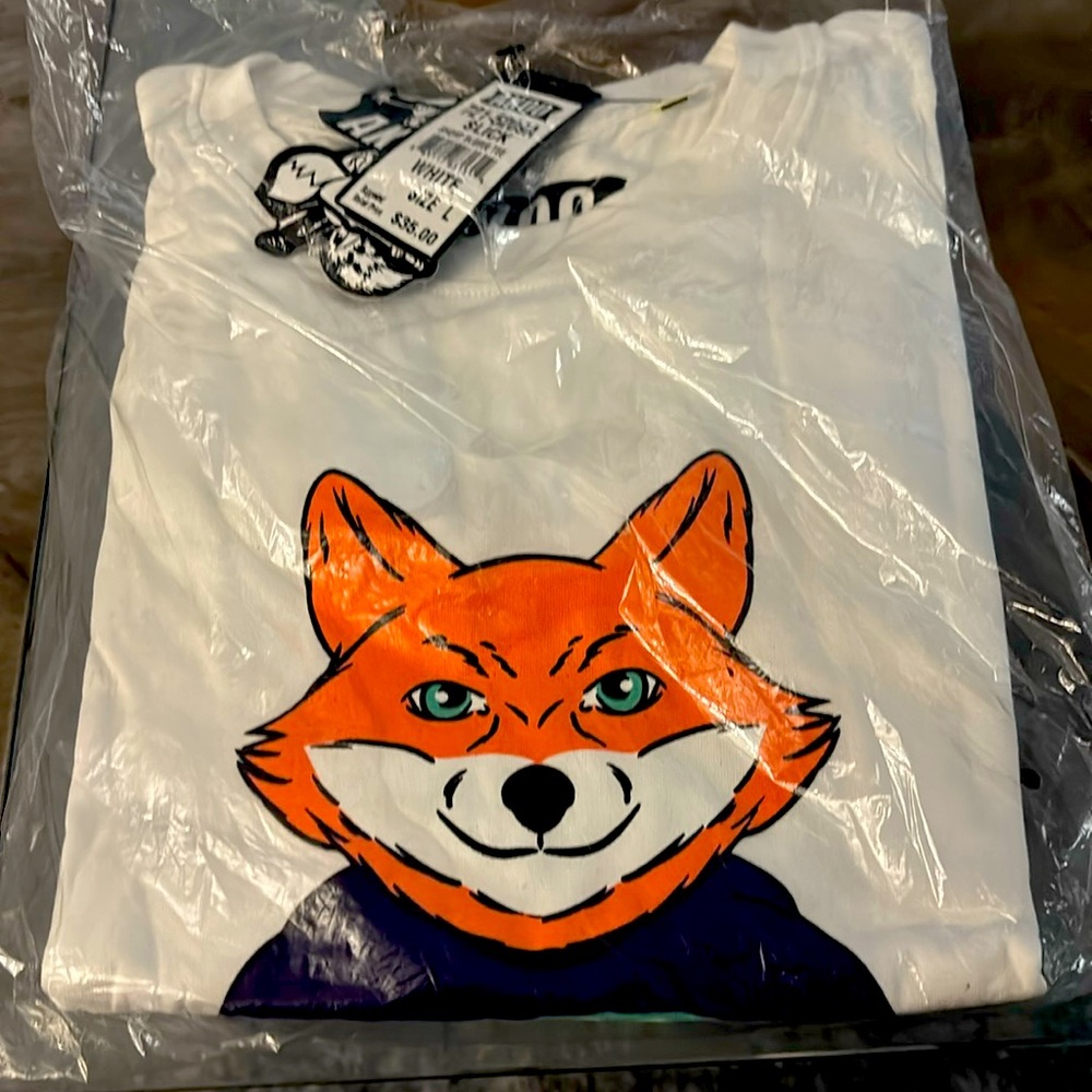 White short sleeve Akoo T-shirt